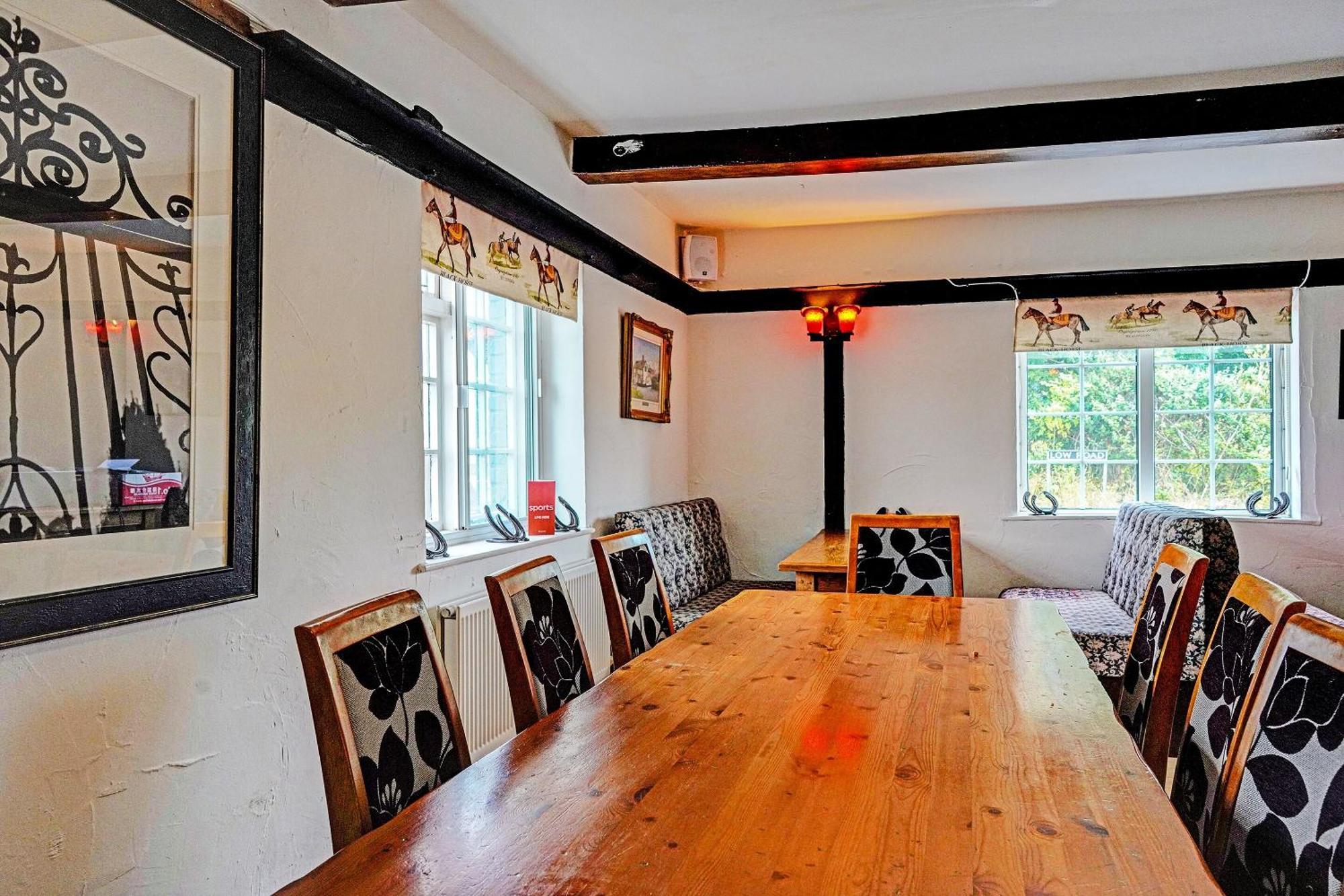 Oyo The Billingford Horseshoes Hotel